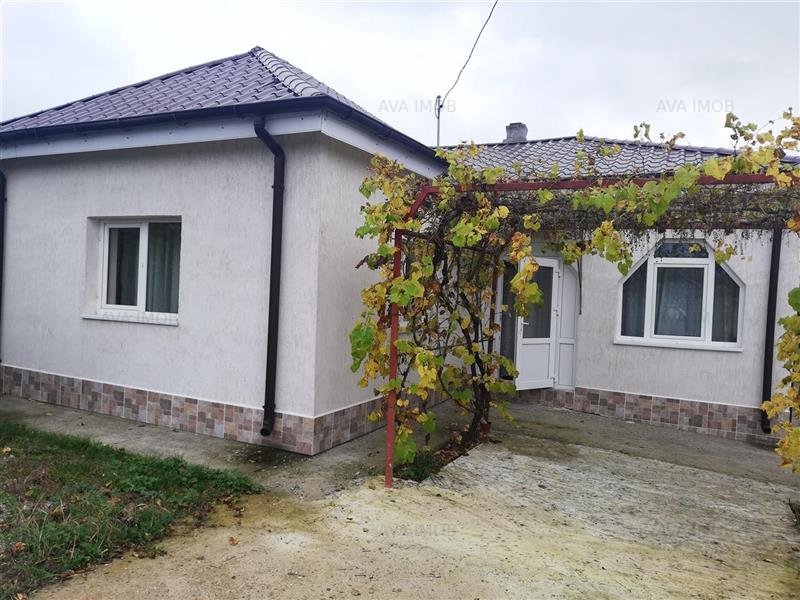 Casa de vanzare 2 camere in Bacau, Serbanesti