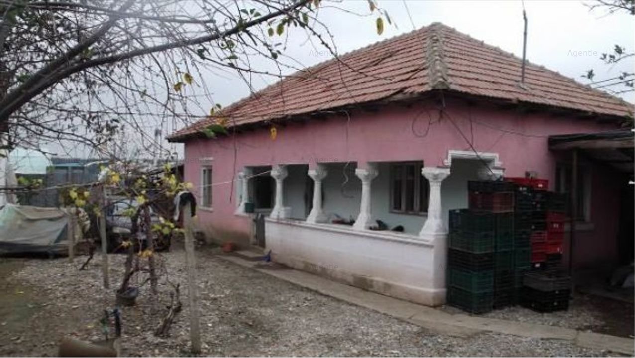 Casa de vanzare 4 camere in Gradinari