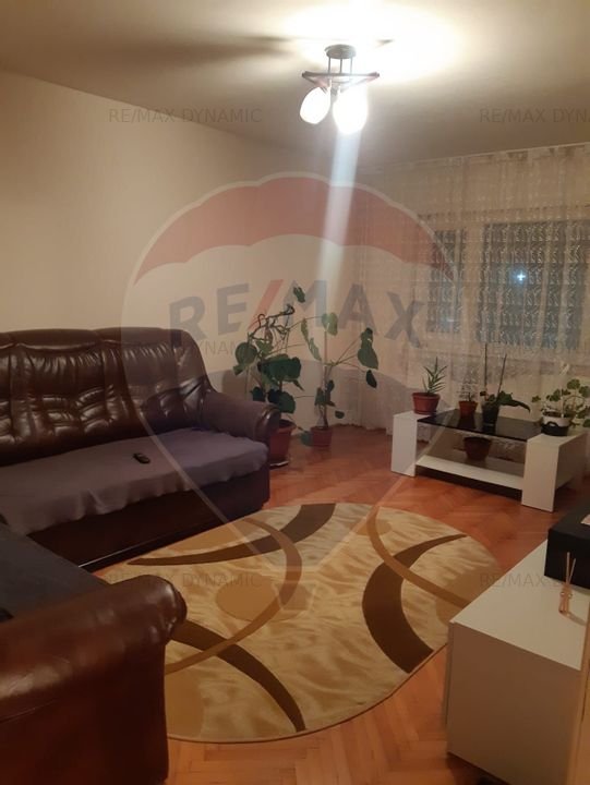 Apartament de inchiriat 3 camere in Arad, Alfa